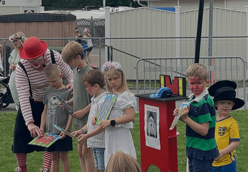Midsommar i Åsa – en tradition fylld av glädje – bild 3