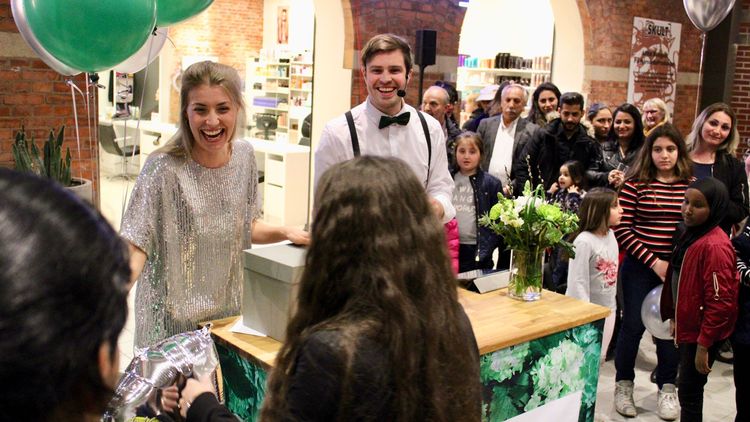 VIP kväll, Shoppingkväll, Tjejkväll. Kärt barn har många namn