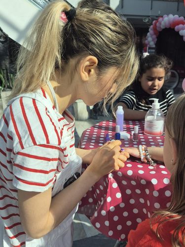 Firande i Skogås Centrum – Ombyggnads- och nyöppningsfest – bild 4