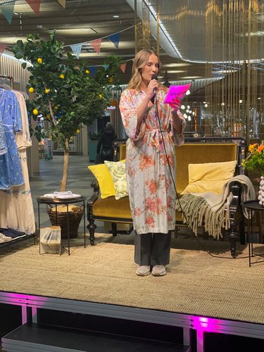 Shoppingkväll i Kvarteret Giraffen – en blomstrande vårkväll – bild 6